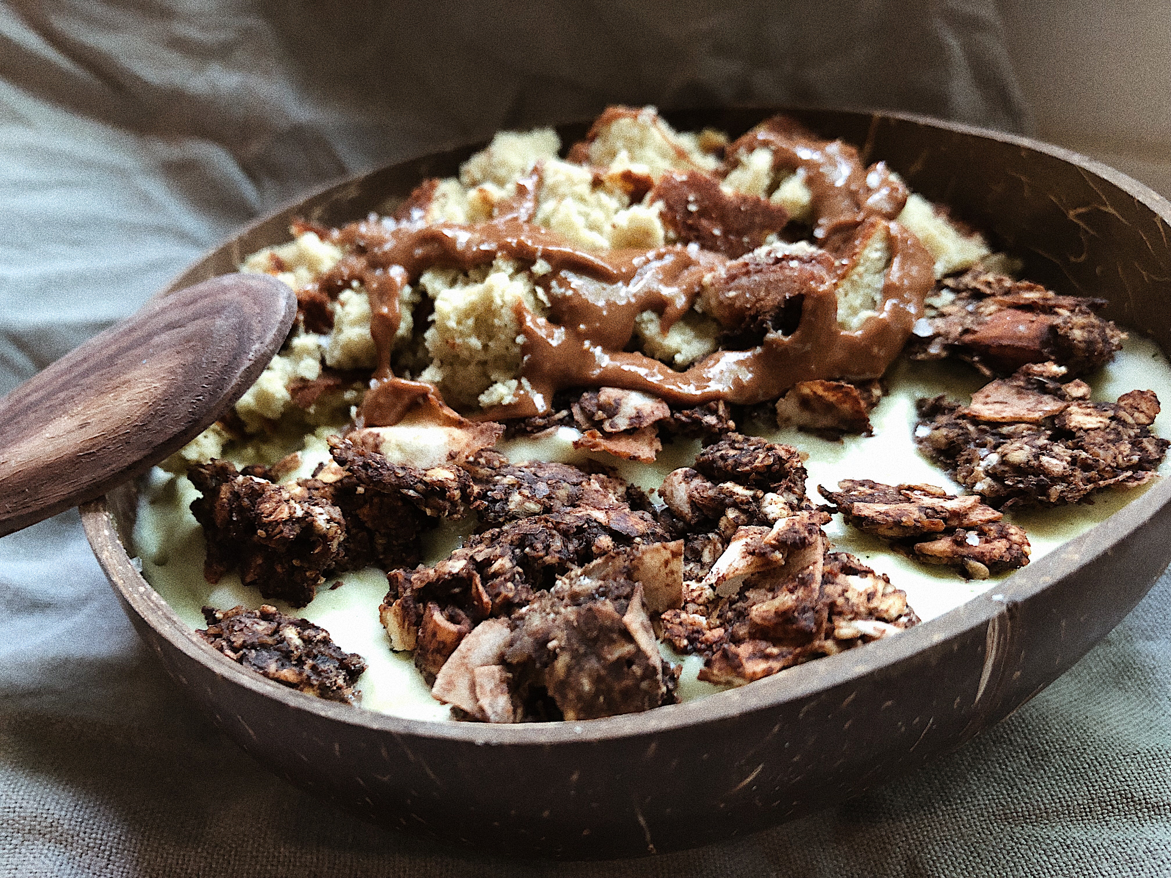 Salted Peanut Butter Caramel Smoothie Bowl